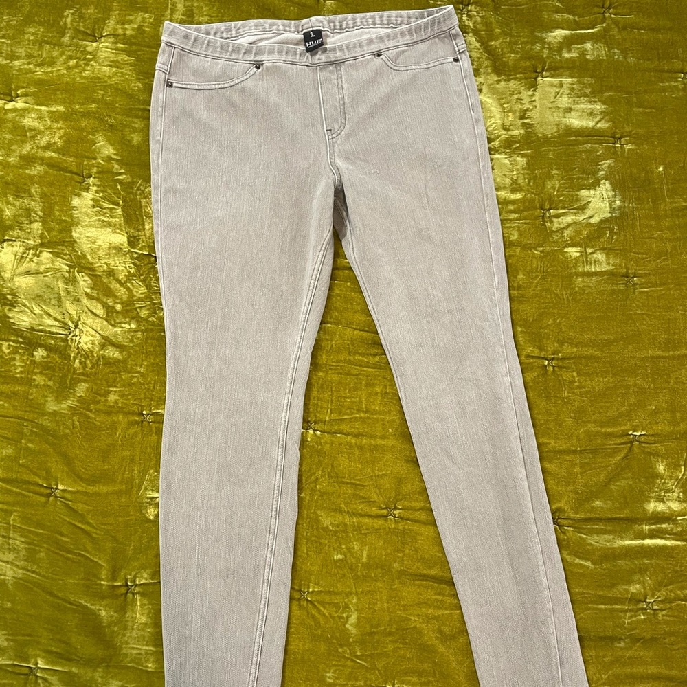 HUE gray pants